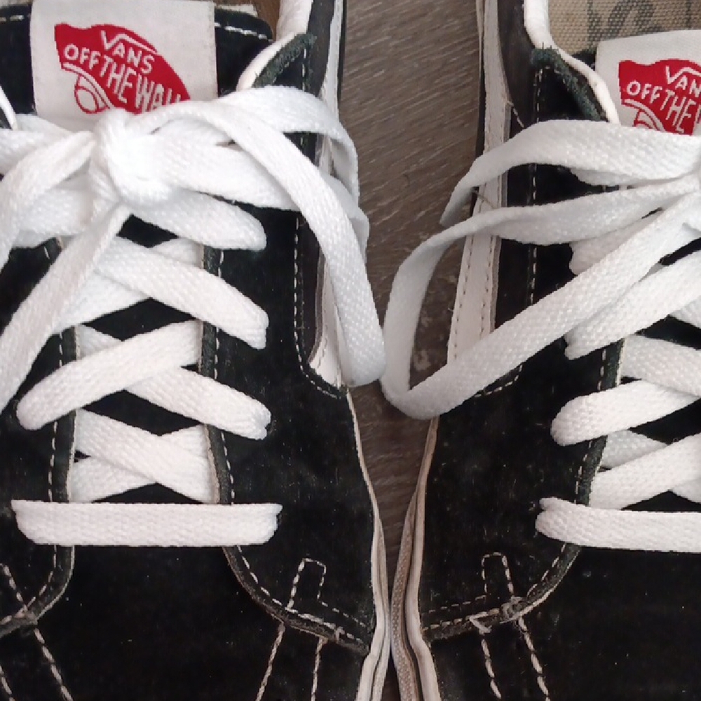 Vans Black and White Women's Sneakers - Picture 2 of 15